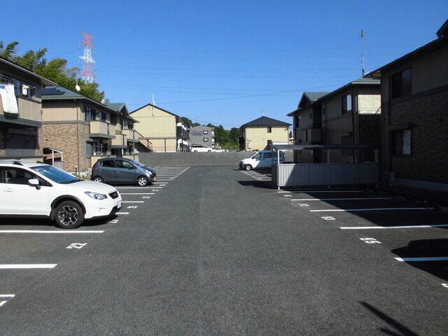 リビングタウン水口　C棟（202） 駐車場
