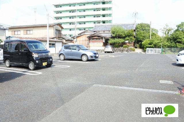 シェル・ラポ−ルⅡ（102） 駐車場