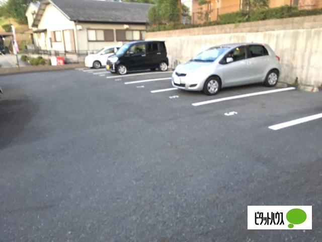 ヒルズ　ココ 駐車場