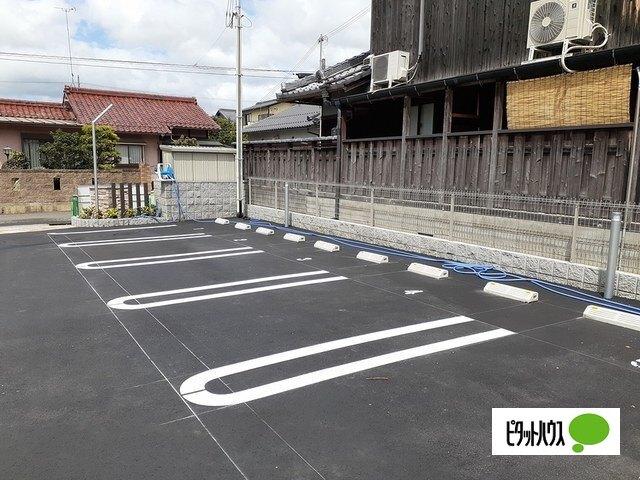 メゾン・ド・ジュネスⅡ（102） 駐車場