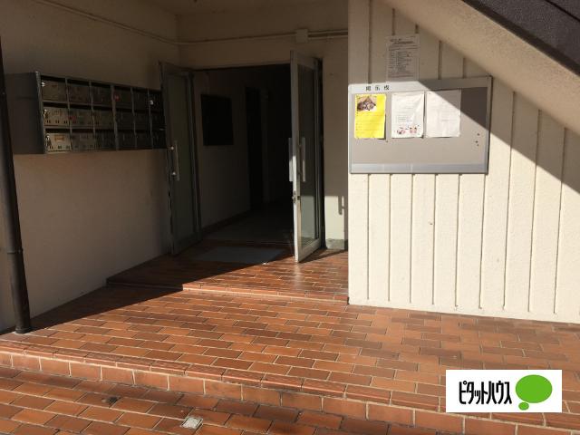 生出マンション（301） エントランス