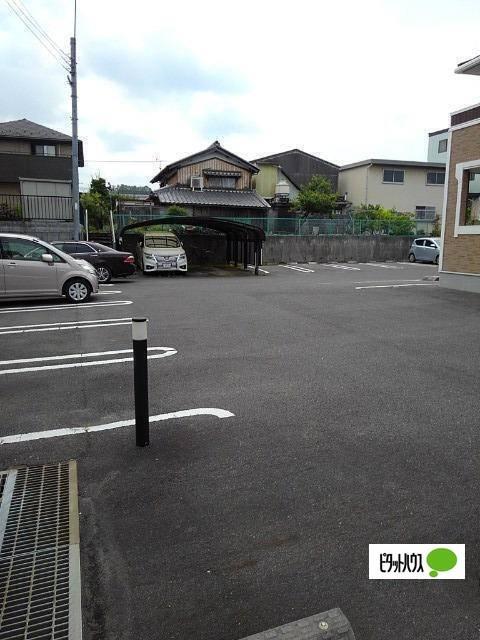 まほろばハイツⅡ（202） 駐車場