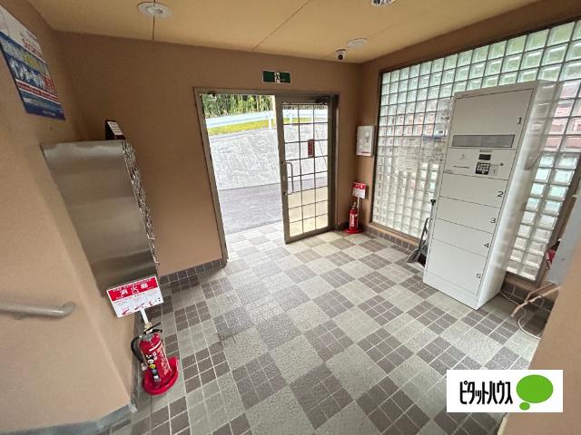甲賀市水口町虫生野マンション エントランス
