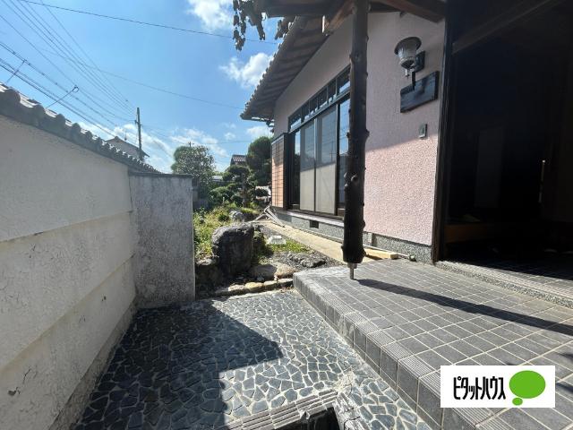 甲賀市甲南町希望ケ丘一戸建 エントランス