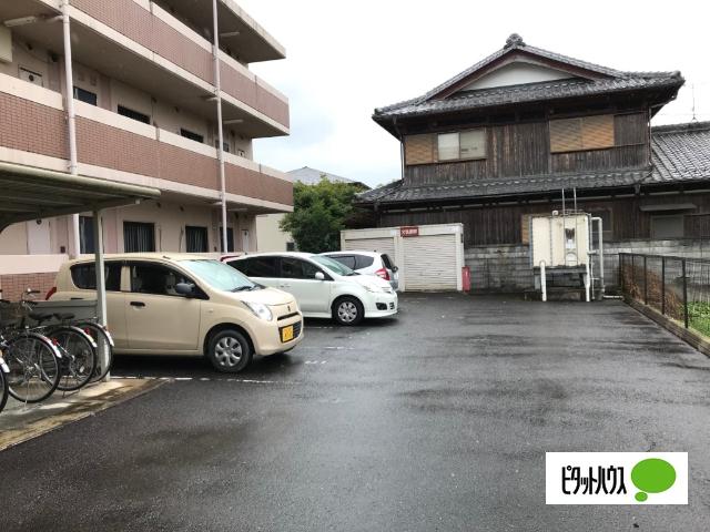 ネーブル壱番館（205） 駐車場
