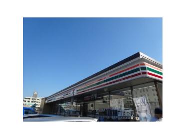 セブンイレブン新横浜環状2号店：72m