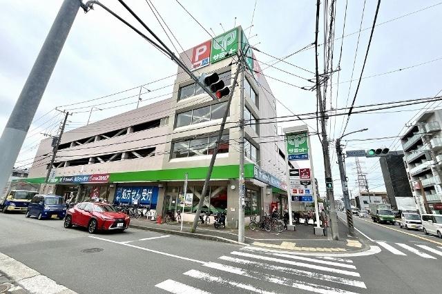 サミットストア菊名店：903m