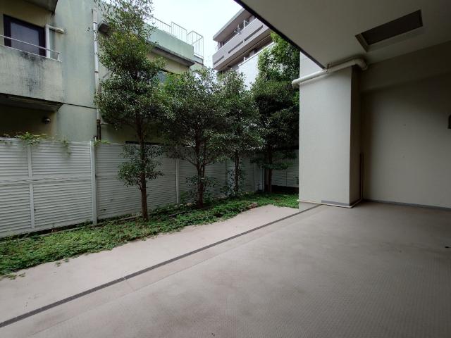 【ペット可×角部屋専用庭付】ジュエリアス横浜新子安（206） 庭