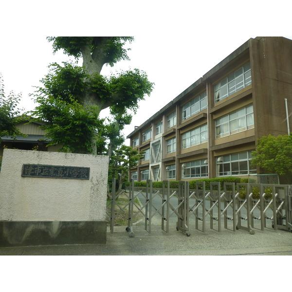 津市立栗真小学校：1646m