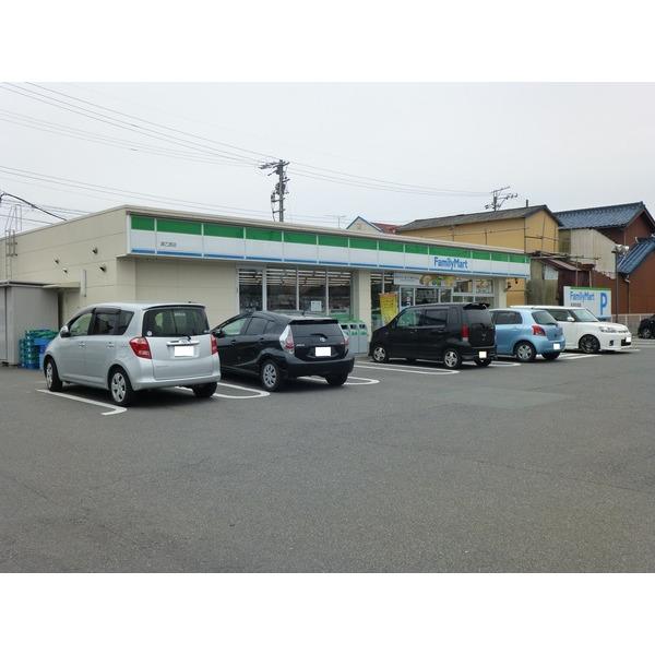 ファミリーマート津乙部店：1047m