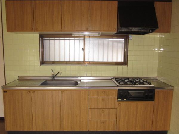 津市阿漕町津興一戸建 キッチン