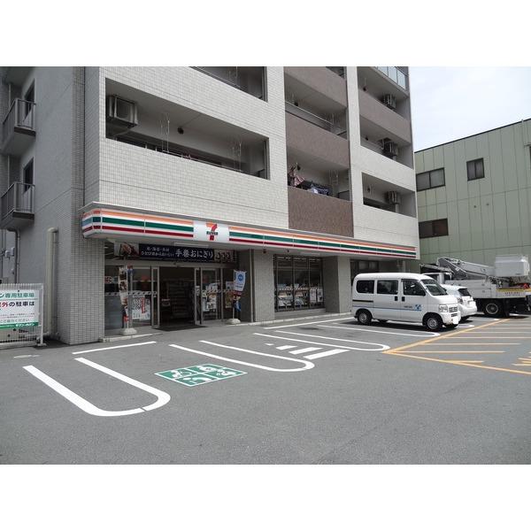 セブンイレブン津市西丸之内店：4m