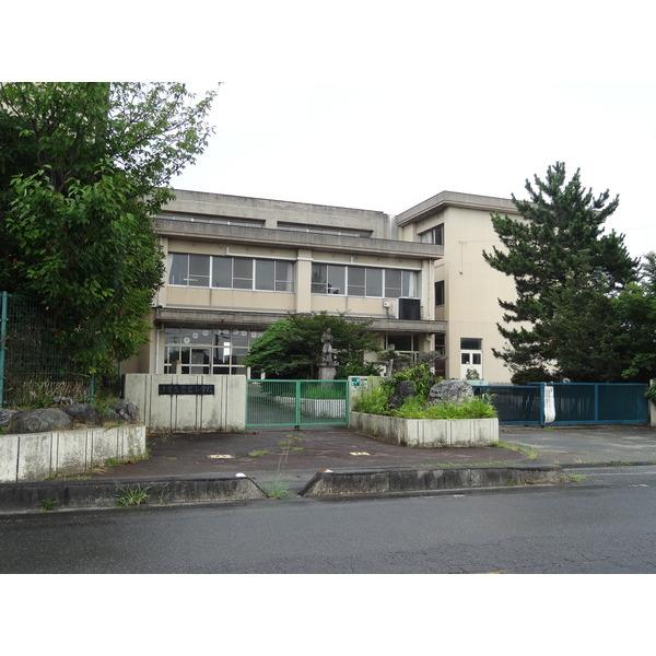 津市立雲出小学校：595m