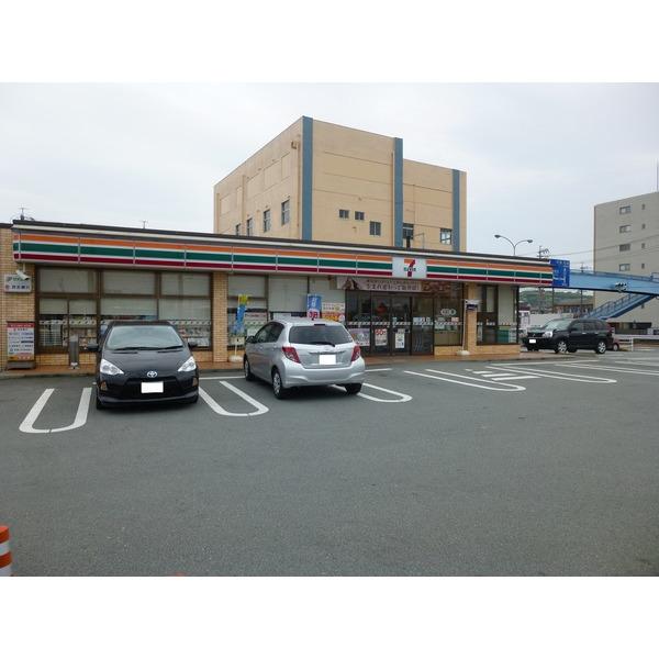 セブンイレブン津市上浜町3丁目店：288m
