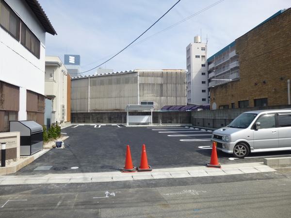 ブライトスクエア 駐車場