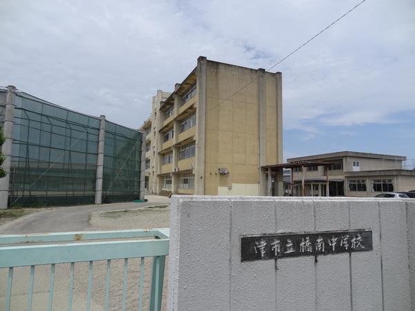 津市立橋南中学校：2267m