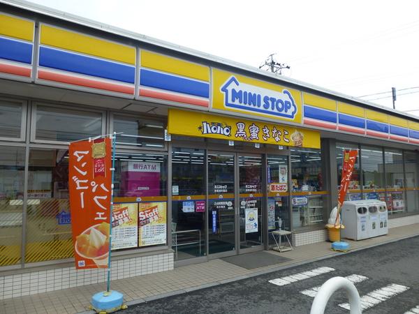 ミニストップ津栗真町屋店：577m