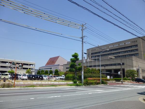 津市役所：1191m