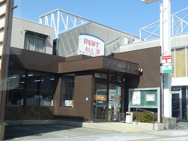 津岩田郵便局：526m