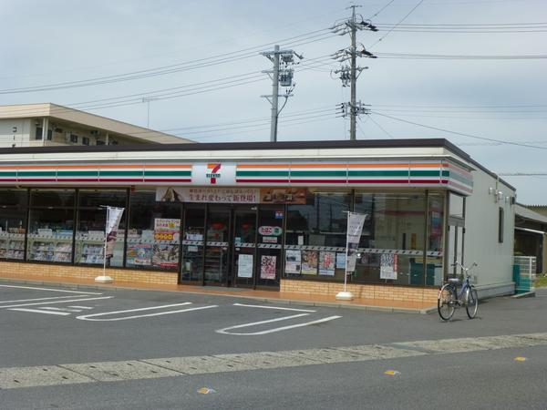 セブンイレブン津市一身田中野店：1134m