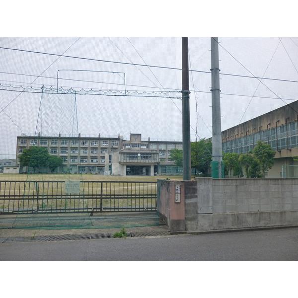 津市立東橋内中学校：759m