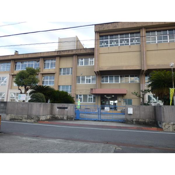 津市立藤水小学校：1260m
