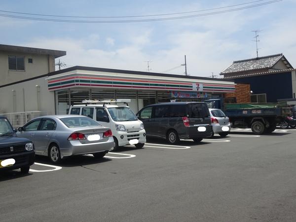 セブンイレブン津市幸町店：148m
