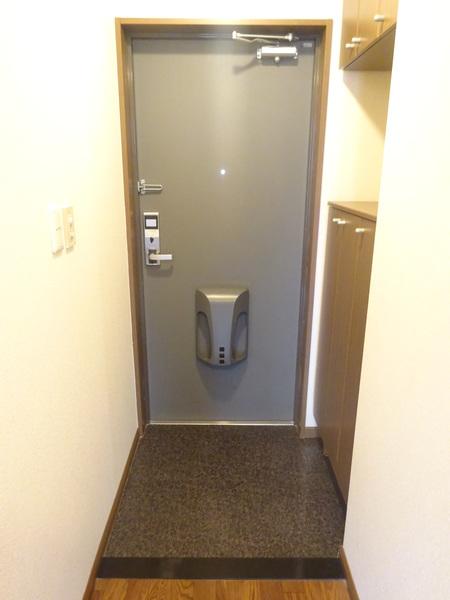 ラピュタ壱番館 玄関