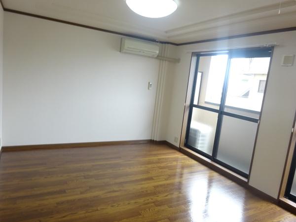 ラピュタ壱番館 リビング