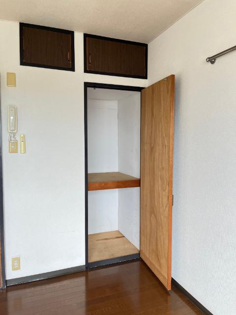 栗真ロイヤルハイツ　東 収納