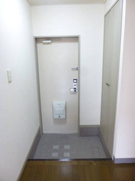 ラセール 玄関