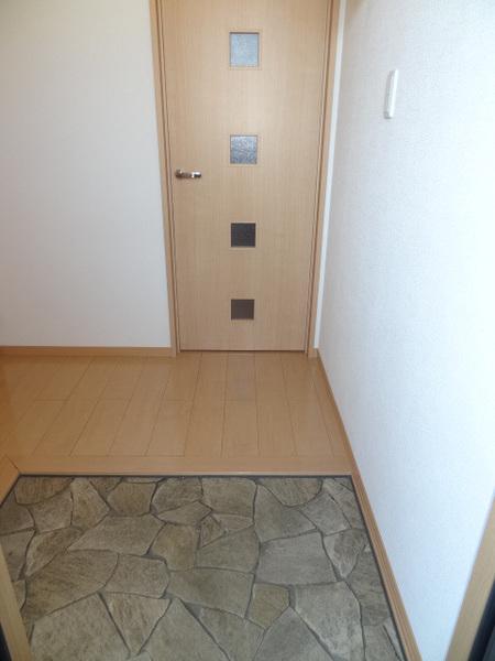 アープトライ東鷹跡 玄関