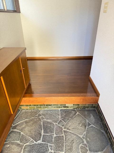 津市渋見町一戸建 玄関