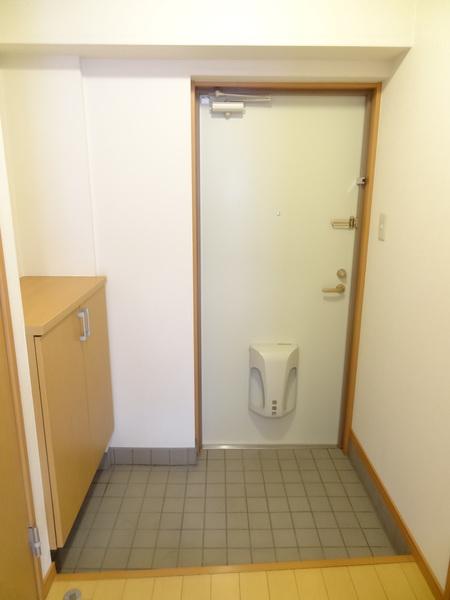 栄町パレス 玄関