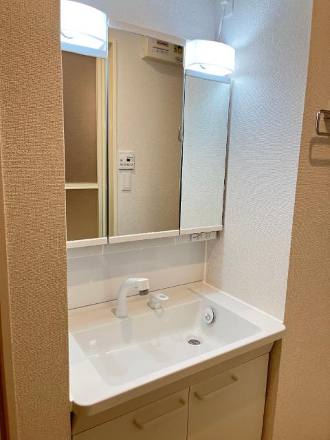 ラルース　B棟 洗面