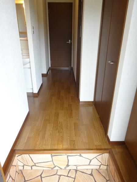 コンフォールA・B 玄関