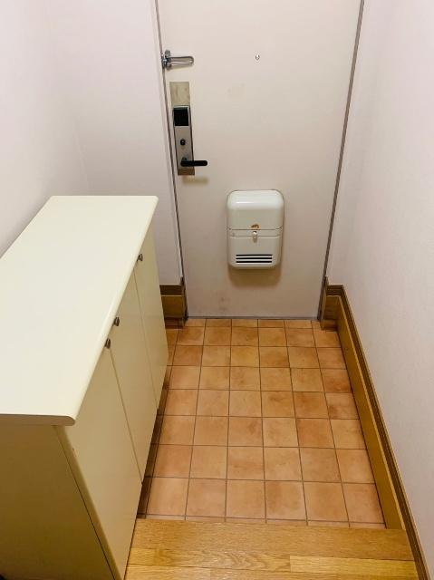 レークサイドヴィラ　Ａ 玄関