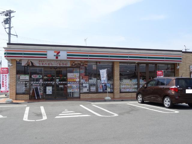 セブンイレブン津市久居駅前店：134m