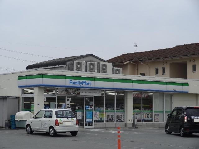 ファミリーマート津みなみ店：375m