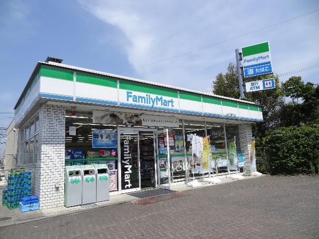 ファミリーマート久居庄田店：439m