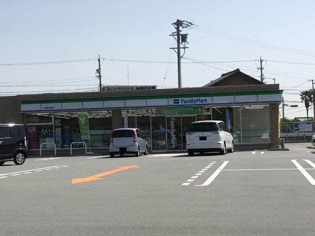ファミリーマート津栗真中山店：860m