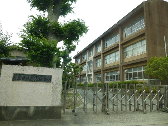 津市立栗真小学校：1305m