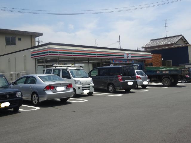 セブンイレブン津市幸町店：175m