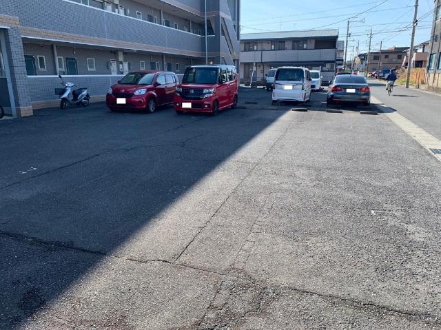 パレオシンセイ 駐車場