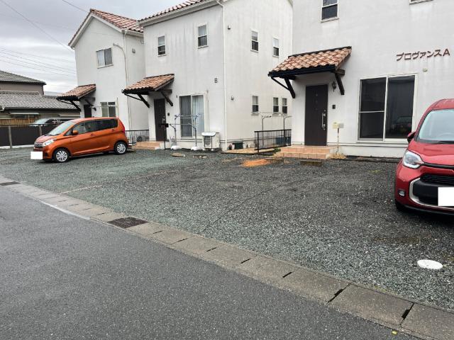 プロヴァンス北口 駐車場