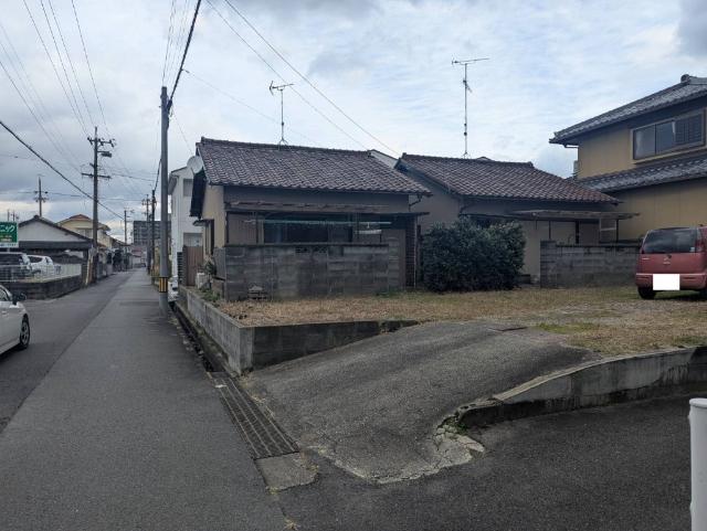 平治町貸家 駐車場