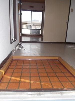 コーポ吉備路 B（102） 玄関