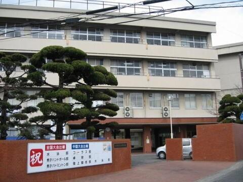 総社市立総社西中学校：654m