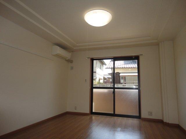 ピアッツア紗梨 室内