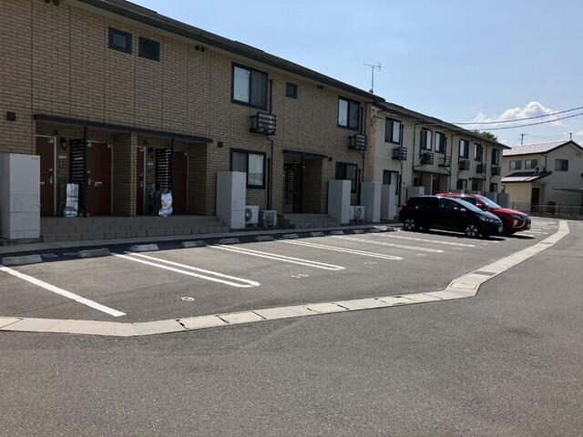 ウィンクルム　B棟（202） 駐車場